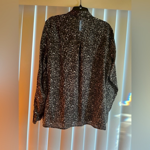 NWT Express Button-up Blouse In Black Multi size L - Picture 7 of 10